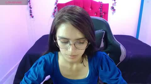 jaide387017 online show from June 2, 10:12 pm