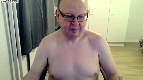 Jake2309 online show from April 4, 6:37 pm