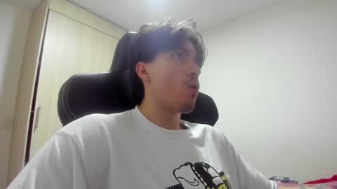 Snapshot of jake_murphy chatting on February 6, 9:49 pm jake_murphy online show from February 6, 9:49 pm