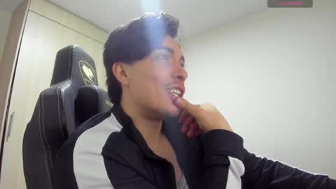 Snapshot of jake_murphy chatting on February 4, 5:53 am jake_murphy online show from February 4, 5:53 am