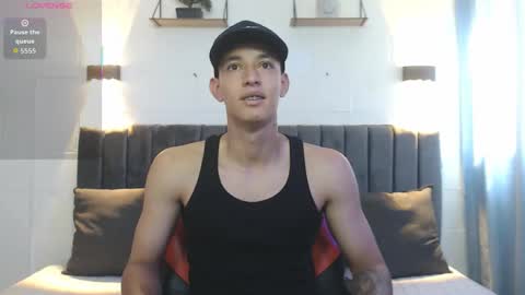 Hi guys im new 3 online show from September 23, 6:47 pm