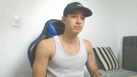 Hi guys im new 3 online show from April 8, 3:59 pm