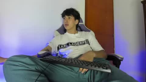 jake online show from March 27, 8:26 am