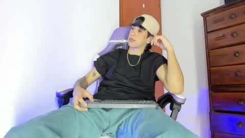 jake online show from April 10, 12:38 am