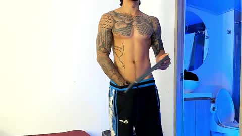 Santiago online show from February 8, 7:15 am