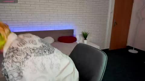 JameMiller online show from March 17, 3:39 pm