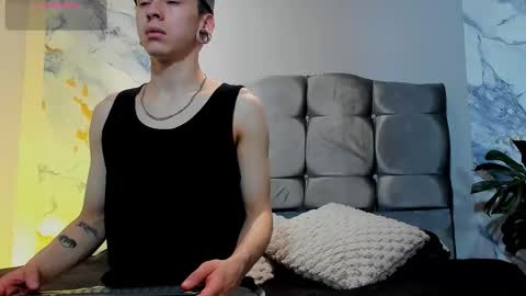 james_adamss_ online show from March 12, 12:53 pm