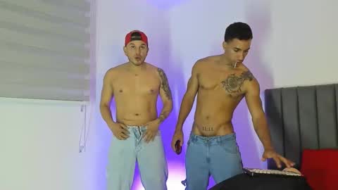 james_and_max online show from April 27, 4:10 am