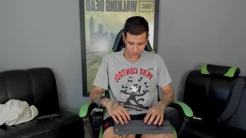 Snapshot of jamesinked_ chatting on January 28, 7:10 pm Jamesinked  online show from January 28, 7:10 pm