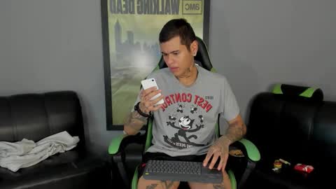 Snapshot of jamesinked_ chatting on January 27, 4:54 pm Jamesinked  online show from January 27, 4:54 pm
