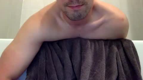 Snapshot of jamesnewtron chatting on October 28, 2:45 am jamesnewtron online show from October 28, 2:45 am