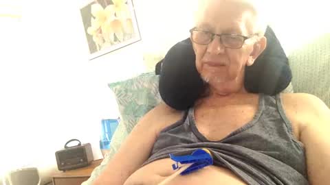 Snapshot of jamestheolder2 chatting on September 23, 2:11 pm james age 75 online show from September 23, 2:11 pm