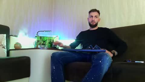 Robbie online show from March 4, 9:11 pm