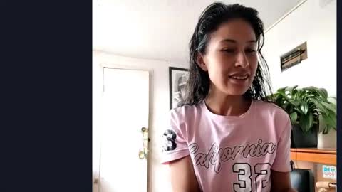 janariivera1 online show from September 18, 5:17 pm