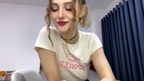 Janie online show from May 1, 4:34 pm