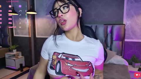 janettejones_ online show from November 21, 6:33 am