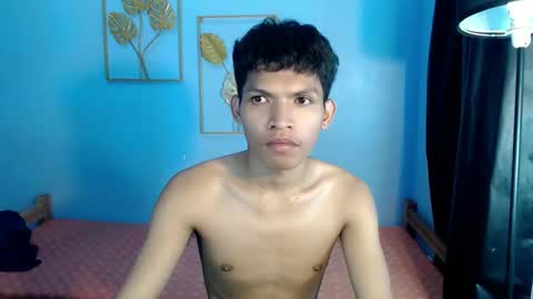 janlloyd04 online show from May 22, 4:52 am