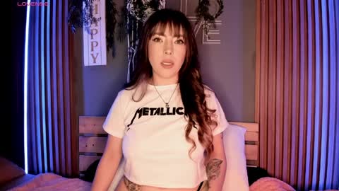 Hannah online show from April 7, 1:40 am