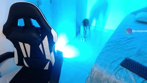 Janne  online show from September 18, 11:20 pm