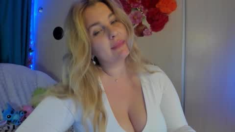Snapshot of jansylines chatting on September 25, 6:42 am JansyLines online show from September 25, 6:42 am