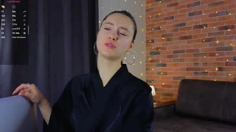 Chloe online show from December 17, 6:53 am