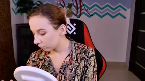 Jasmine online show from October 21, 5:12 am