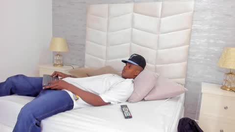 jax black online show from October 25, 7:58 pm