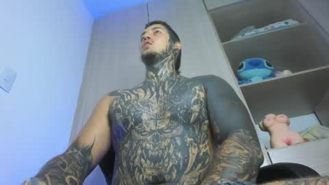 Michael independient model online show from April 7, 6:43 pm