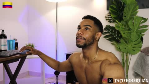 Snapshot of jaycobortiz_ chatting on December 6, 1:38 pm Jacobo online show from December 6, 1:38 pm
