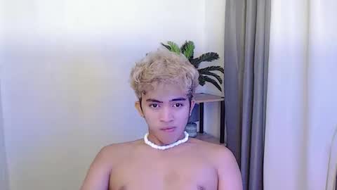 jaysee_hugecox online show from May 22, 7:09 pm
