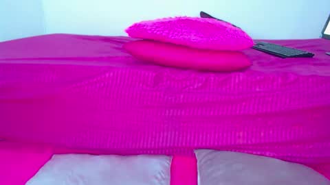 jazmin online show from March 1, 2:05 am