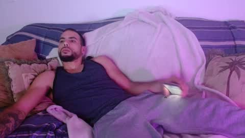 JcMax305 online show from January 3, 6:55 am