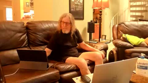 JDinEuless online show from April 12, 8:02 pm