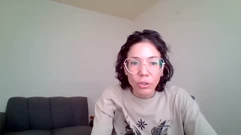 jeanneduval8888 online show from June 4, 11:44 pm