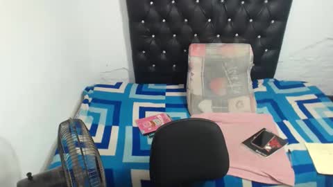 Snapshot of jellyfishhot chatting on October 3, 2:43 am  Natalia  online show from October 3, 2:43 am