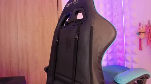 jendralevis online show from September 22, 8:13 pm