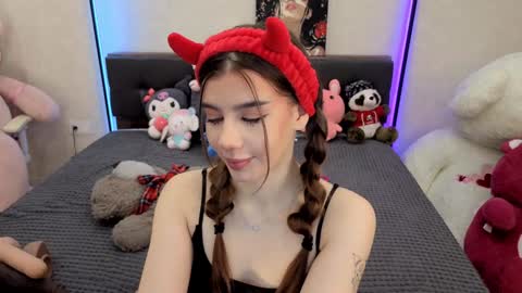 Dolly online show from November 12, 1:24 pm