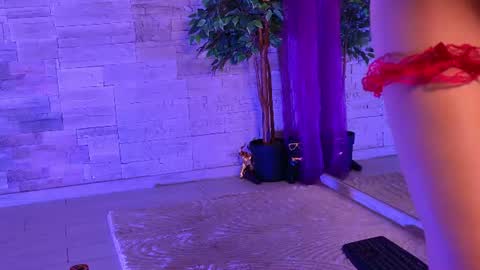 Jenifer  online show from July 2, 8:47 pm