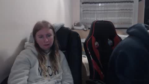 JenisAndPeter online show from December 15, 8:16 pm