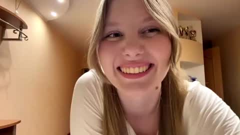 Jen online show from June 21, 5:08 pm