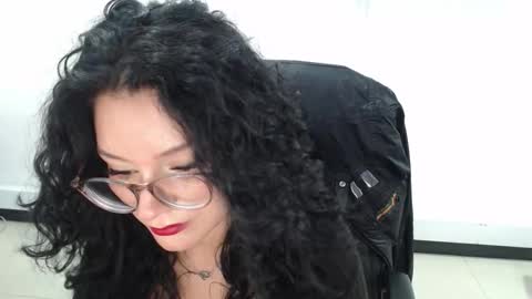 jenn online show from February 2, 10:39 pm