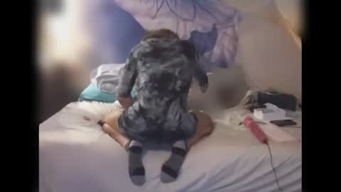 Jennie bttmcd online show from September 28, 8:34 am