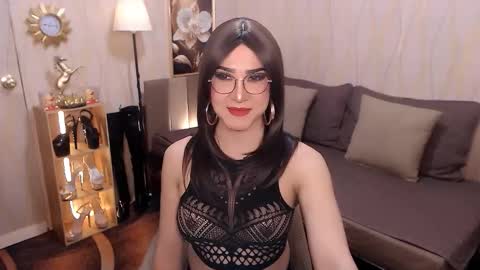 jenniegarcia online show from January 10, 6:41 am