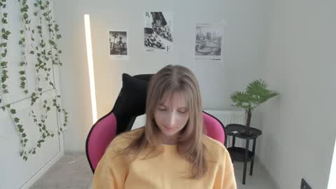 Karla online show from April 26, 2:04 pm