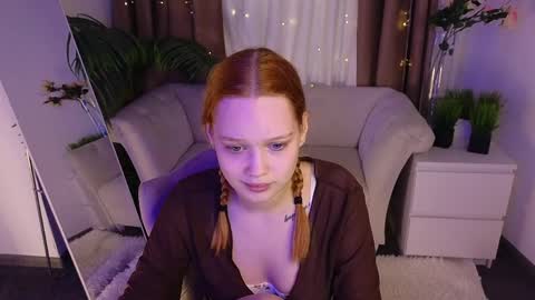 Jennifer online show from April 4, 12:34 pm