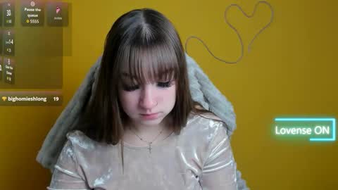 Jennifer online show from November 17, 6:49 am