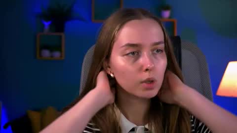 Jennifer online show from September 8, 8:52 pm