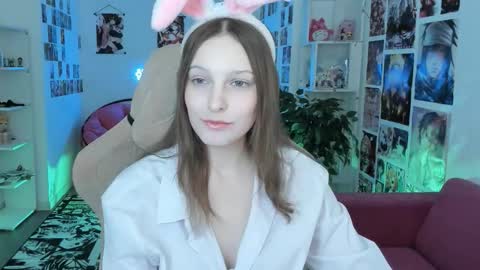 jenniferkiim online show from February 3, 8:18 am