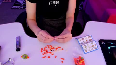 jenniferkiim online show from February 11, 2:54 pm