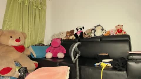 jenniifer_t online show from February 11, 12:58 am